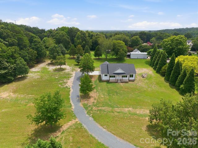 417 E 2nd Street, Faith, NC 28041
