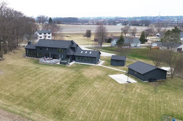 3308 Bay Berry Drive, Waterloo, IA 50702