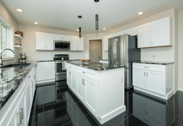 3308 Bay Berry Drive, Waterloo, IA 50702