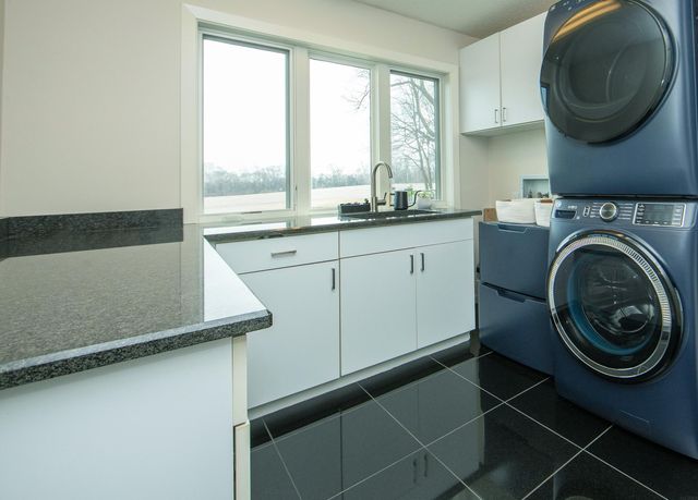 3308 Bay Berry Drive, Waterloo, IA 50702