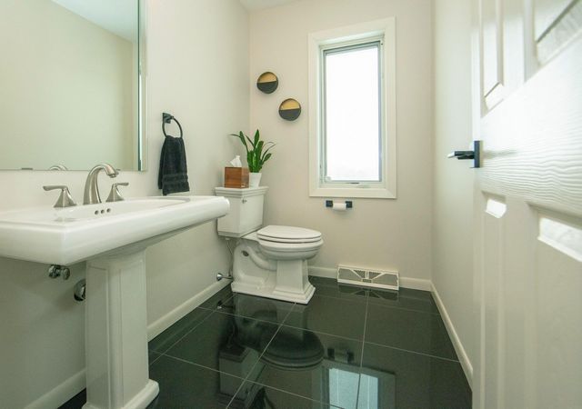 3308 Bay Berry Drive, Waterloo, IA 50702