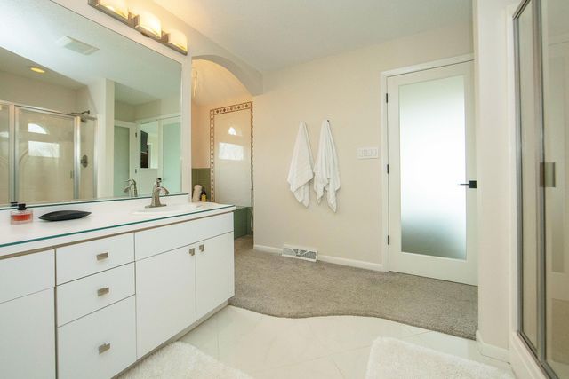 3308 Bay Berry Drive, Waterloo, IA 50702