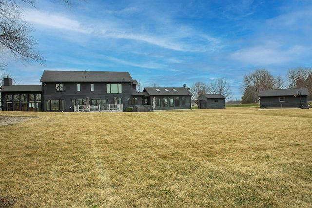 3308 Bay Berry Drive, Waterloo, IA 50702