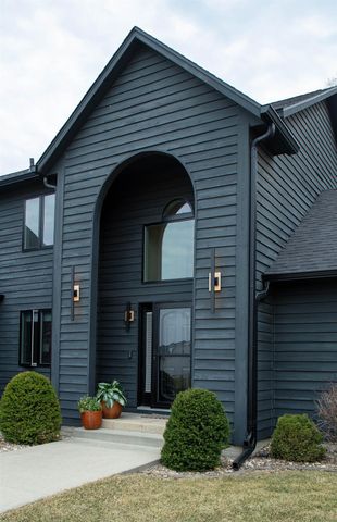 3308 Bay Berry Drive, Waterloo, IA 50702