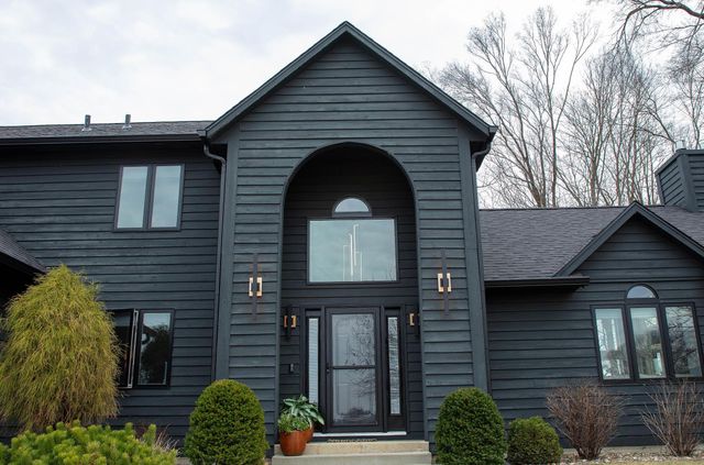 3308 Bay Berry Drive, Waterloo, IA 50702