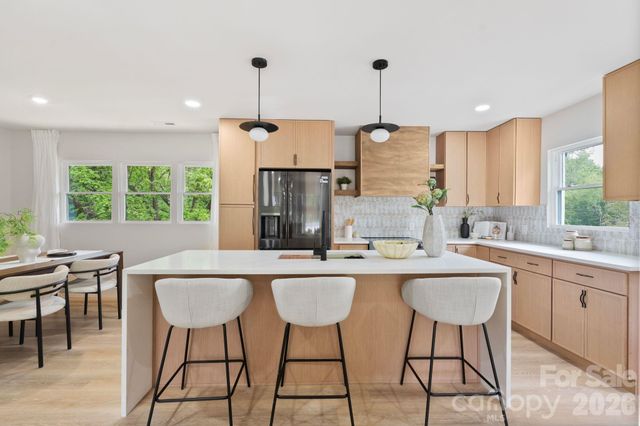 3320 Winterfield Place, Charlotte, NC 28205