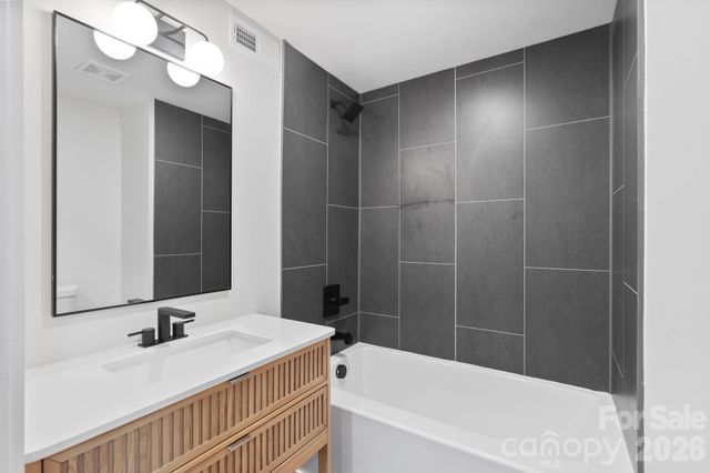 3320 Winterfield Place, Charlotte, NC 28205