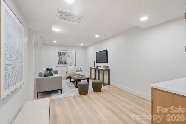 3320 Winterfield Place, Charlotte, NC 28205