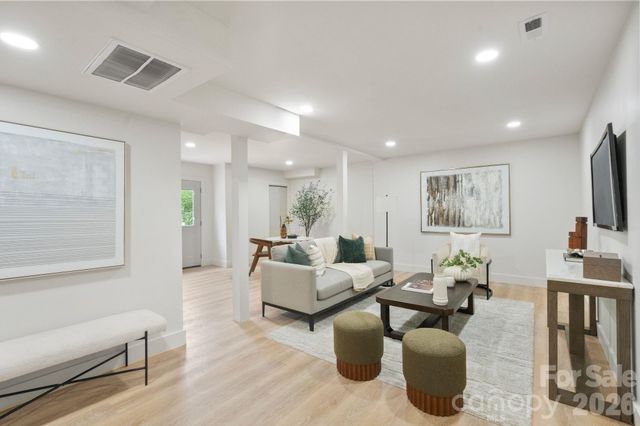3320 Winterfield Place, Charlotte, NC 28205