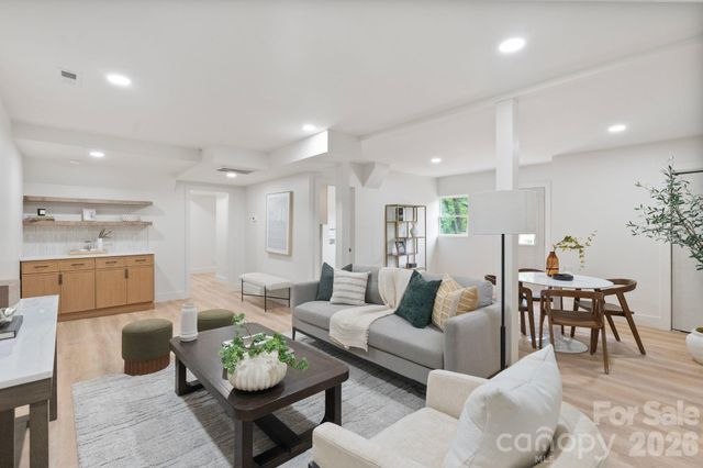 3320 Winterfield Place, Charlotte, NC 28205