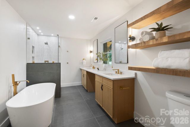3320 Winterfield Place, Charlotte, NC 28205