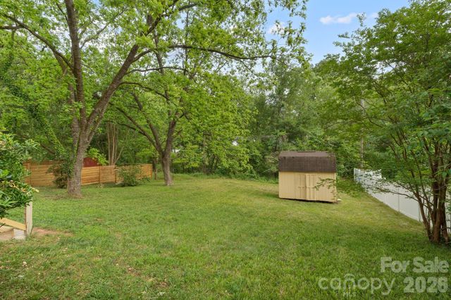 3320 Winterfield Place, Charlotte, NC 28205