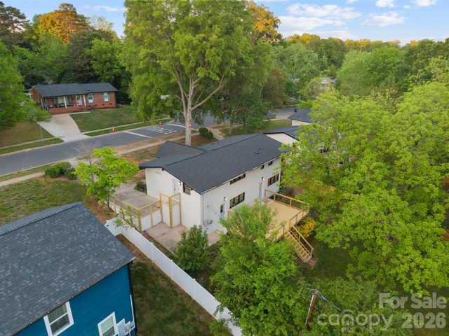 3320 Winterfield Place, Charlotte, NC 28205