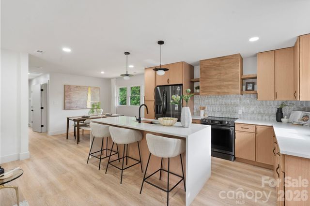 3320 Winterfield Place, Charlotte, NC 28205