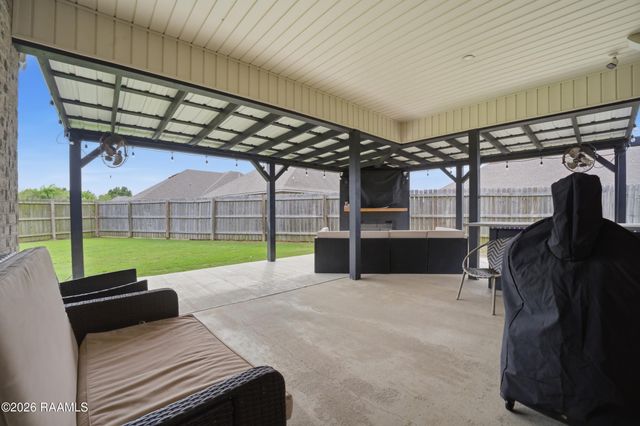 102 Sugar Crest Drive, Youngsville, LA 70592