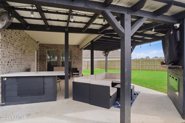 102 Sugar Crest Drive, Youngsville, LA 70592