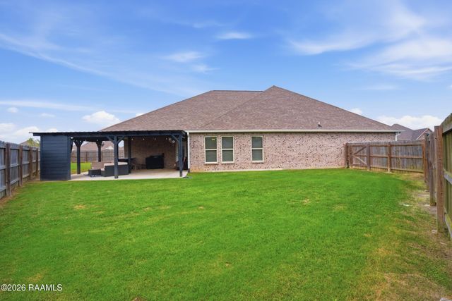 102 Sugar Crest Drive, Youngsville, LA 70592