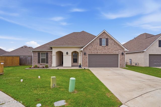 102 Sugar Crest Drive, Youngsville, LA 70592