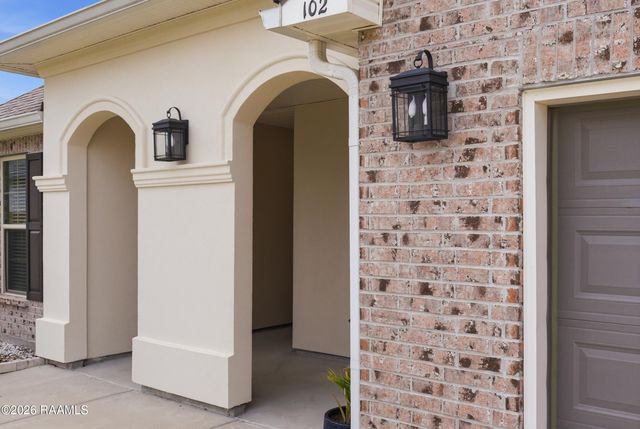 102 Sugar Crest Drive, Youngsville, LA 70592