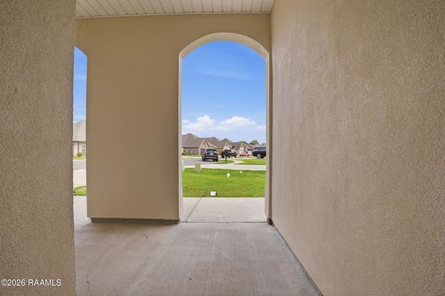 102 Sugar Crest Drive, Youngsville, LA 70592