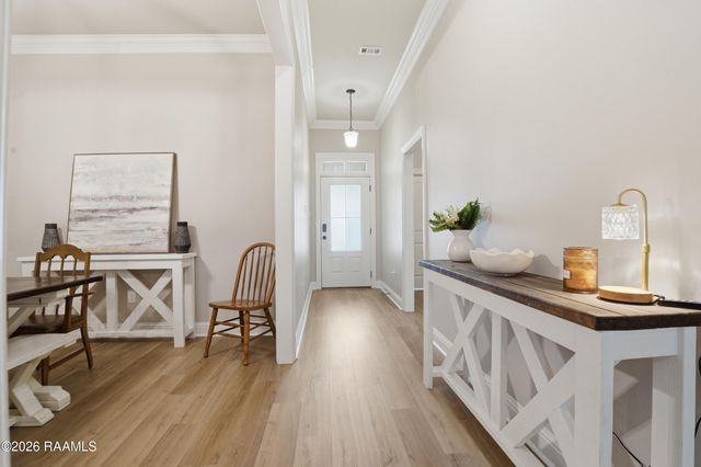 102 Sugar Crest Drive, Youngsville, LA 70592