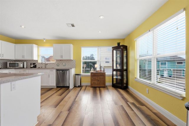 2 S Sandpiper Street, La Marque, TX 77568