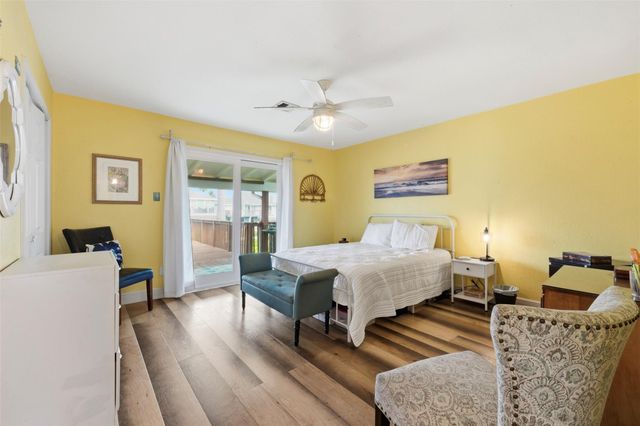 2 S Sandpiper Street, La Marque, TX 77568
