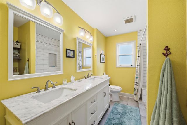 2 S Sandpiper Street, La Marque, TX 77568