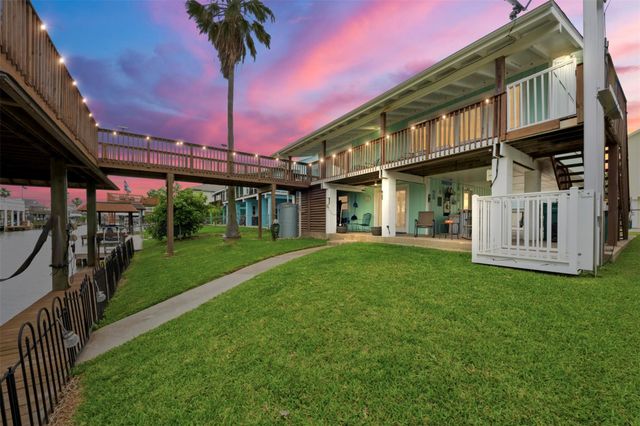 2 S Sandpiper Street, La Marque, TX 77568