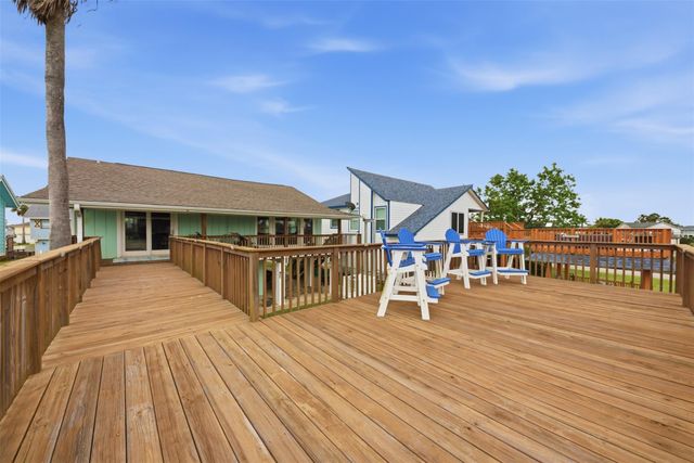 2 S Sandpiper Street, La Marque, TX 77568
