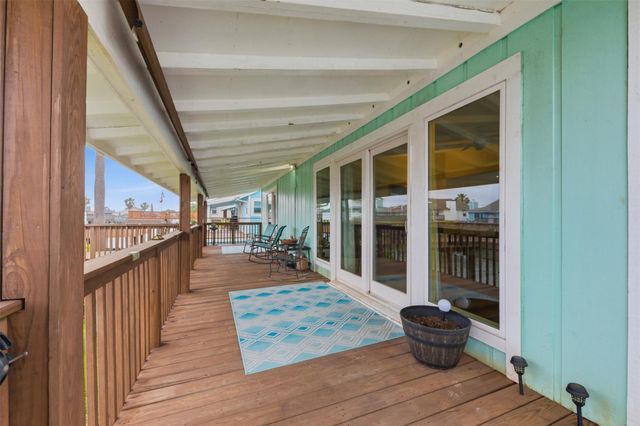 2 S Sandpiper Street, La Marque, TX 77568