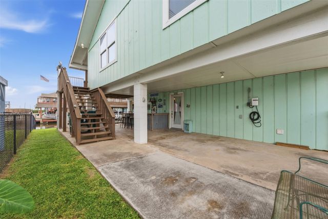 2 S Sandpiper Street, La Marque, TX 77568