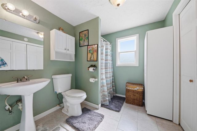 2 S Sandpiper Street, La Marque, TX 77568
