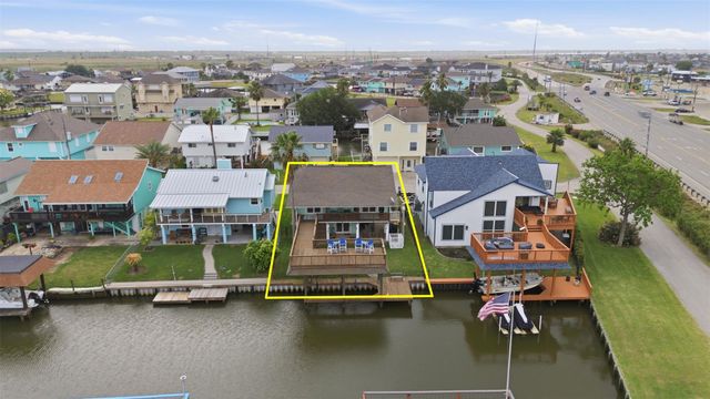 2 S Sandpiper Street, La Marque, TX 77568