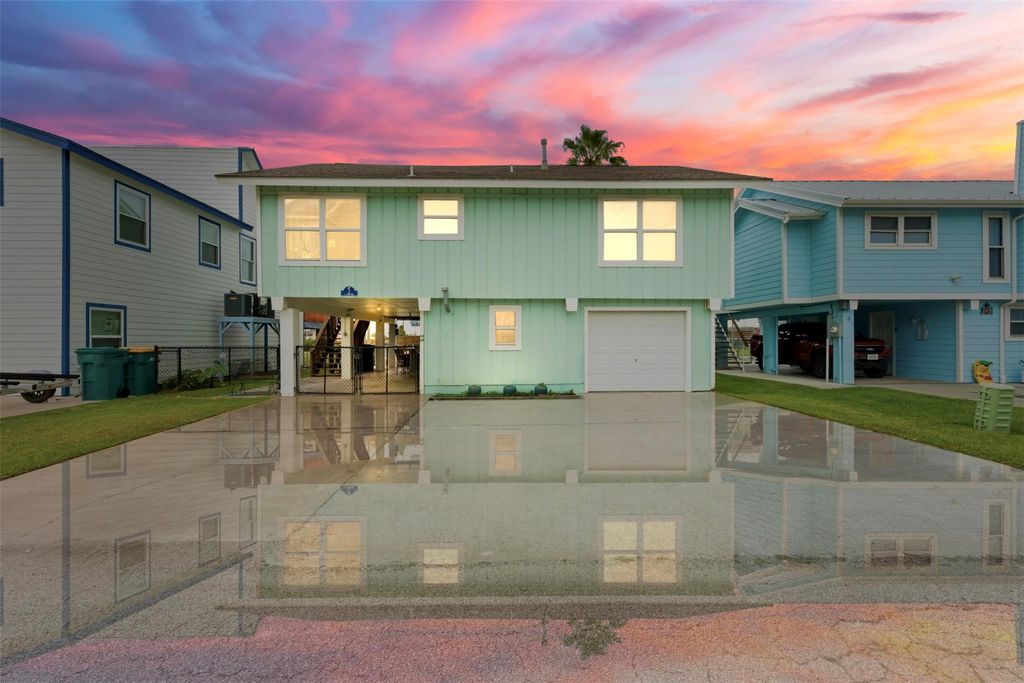 2 S Sandpiper Street, La Marque, TX 77568