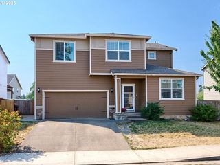 858 BEAR CREEK Dr, Molalla, OR 97038