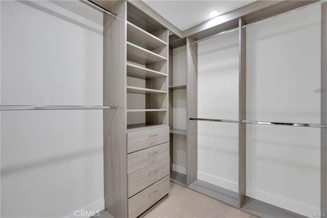 335 University, Costa Mesa, CA 92627