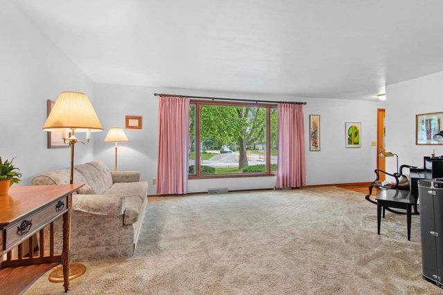 3114 E RIVER DRIVE, Green Bay, WI 54301