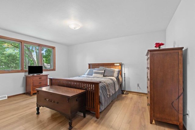 3114 E RIVER DRIVE, Green Bay, WI 54301