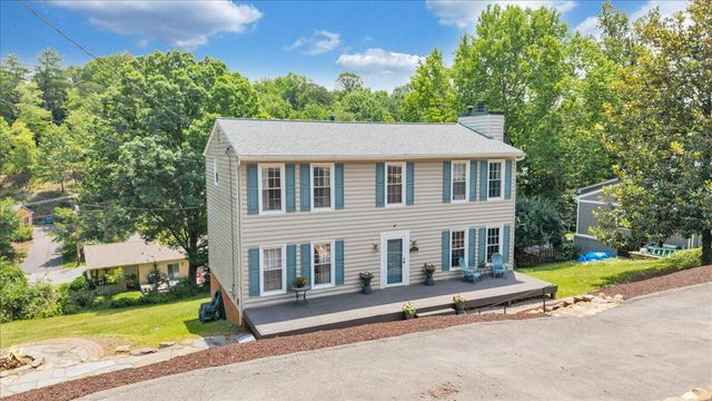 3702 Winding Way RD SW, Roanoke, VA 24015