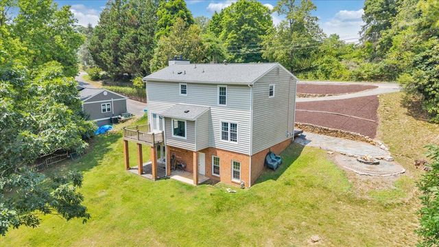 3702 Winding Way RD SW, Roanoke, VA 24015