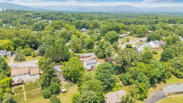3702 Winding Way RD SW, Roanoke, VA 24015