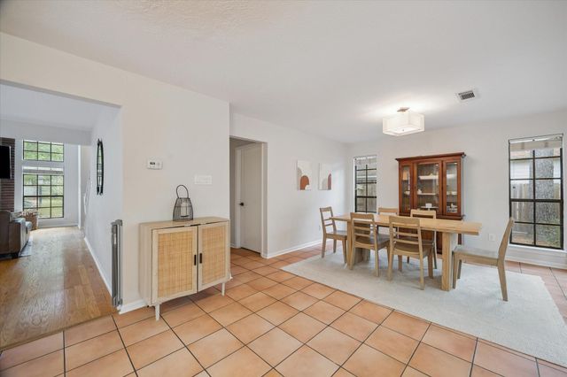122 E Mistybreeze Circle, Spring, TX 77381