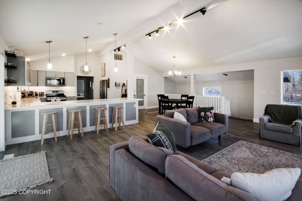 3287 N Church Road, Wasilla, AK 99654