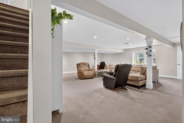 102 DRURY LN, Mechanicsburg, PA 17050