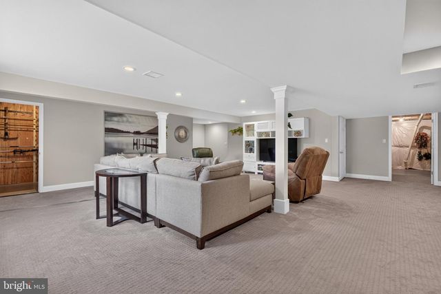 102 DRURY LN, Mechanicsburg, PA 17050