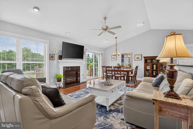 102 DRURY LN, Mechanicsburg, PA 17050