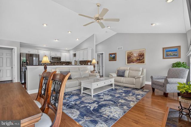 102 DRURY LN, Mechanicsburg, PA 17050