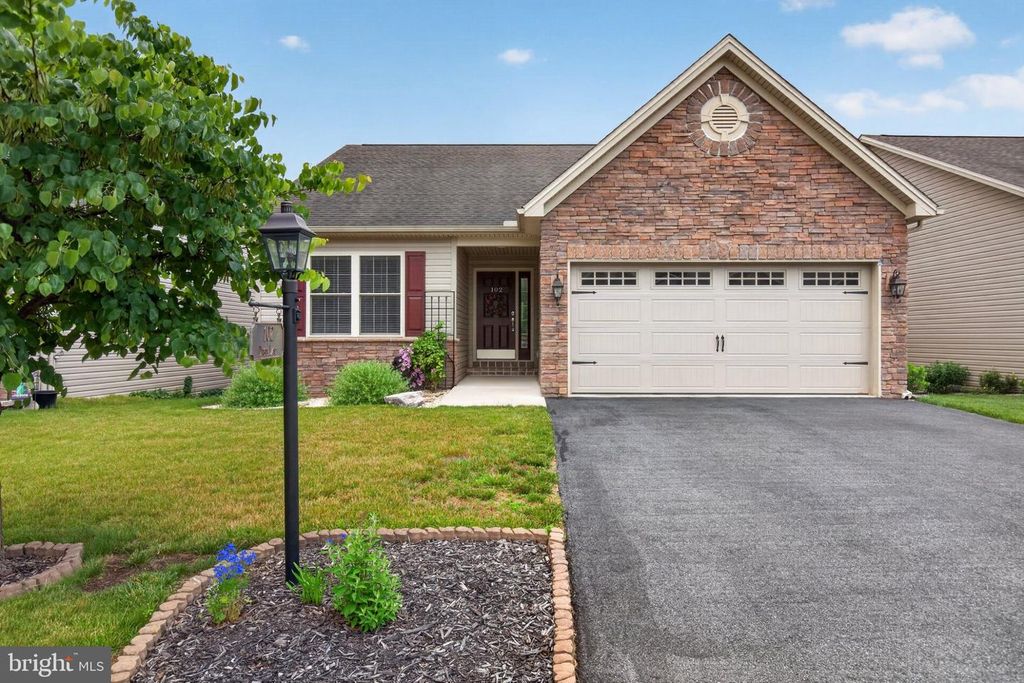 102 DRURY LN, Mechanicsburg, PA 17050