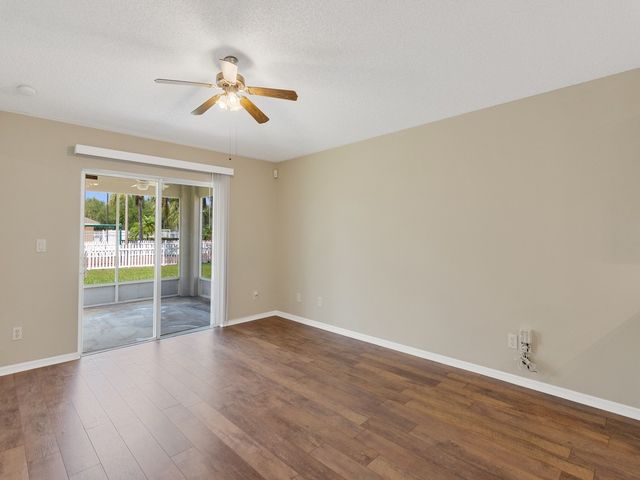 962 E 13th Square, Vero Beach, FL 32960